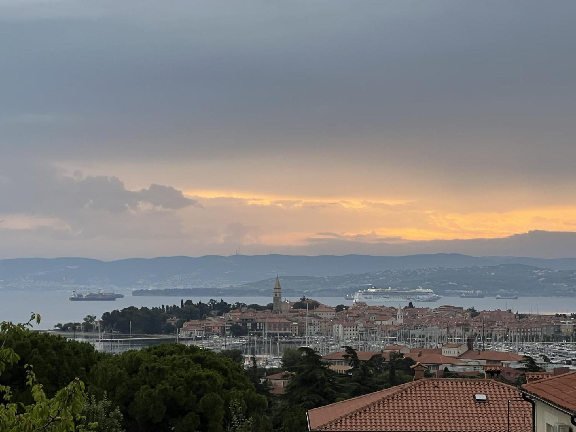 Magnolia Apartments Izola Bagian luar foto